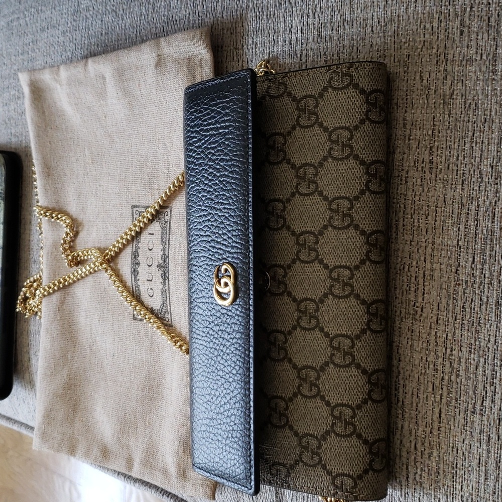 Gucci wallet on chain